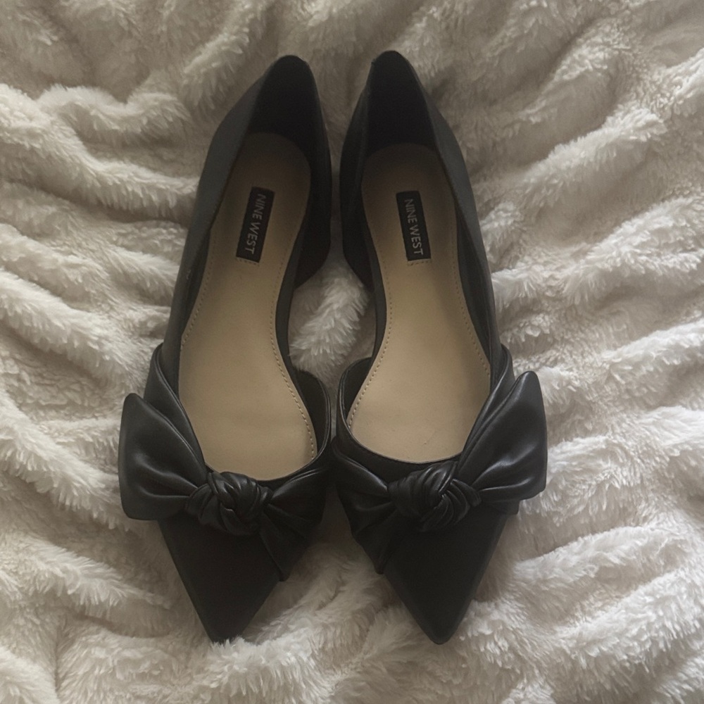 Nine West Black Pointed Flats with Knot Accent